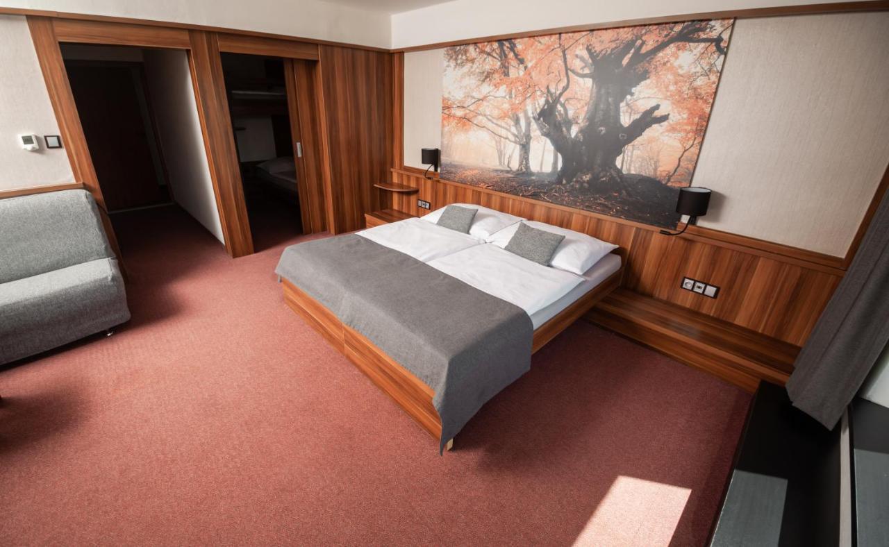 Hotel Kras Йедовнице Екстериор снимка