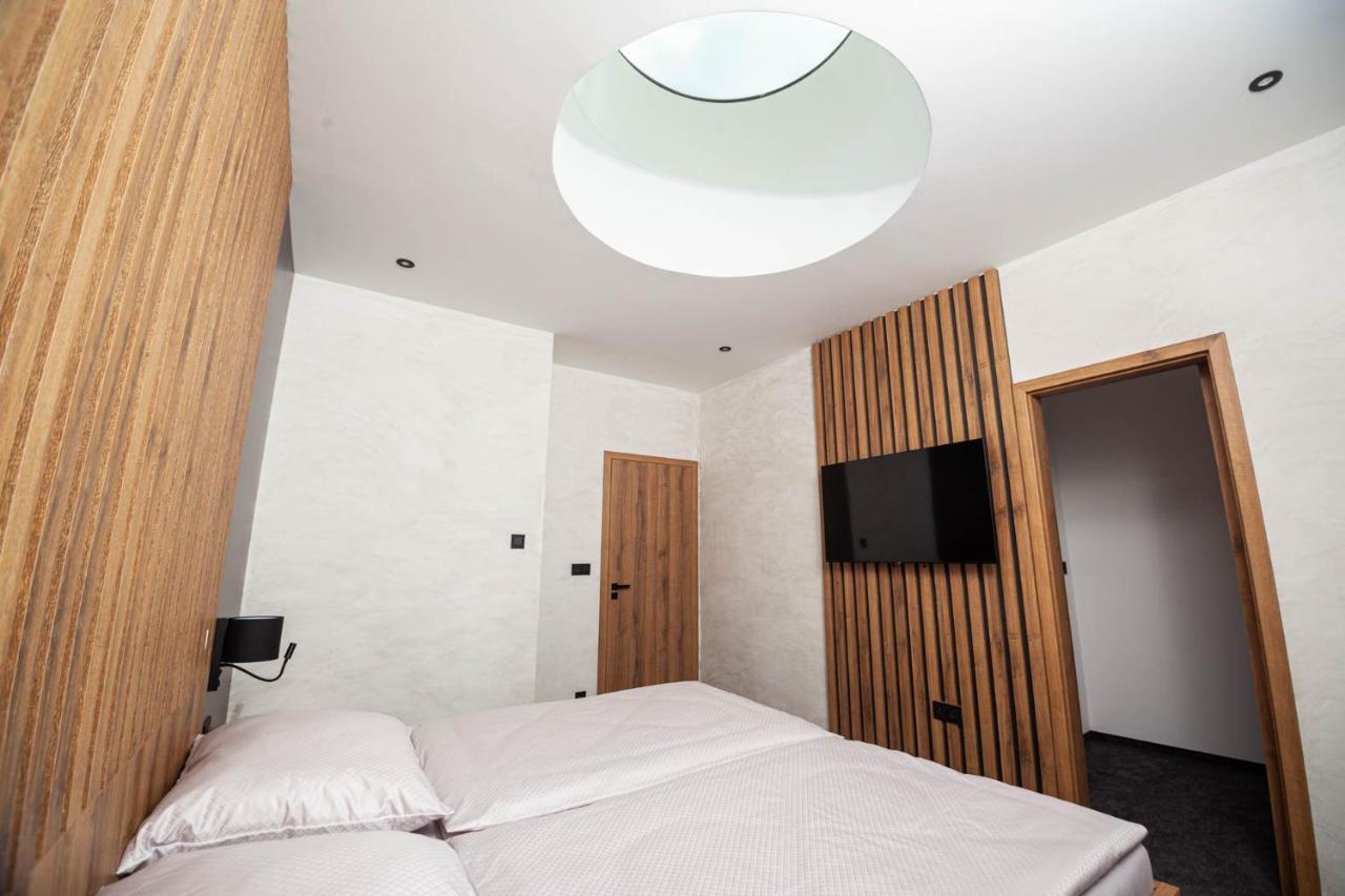 Hotel Kras Йедовнице Екстериор снимка