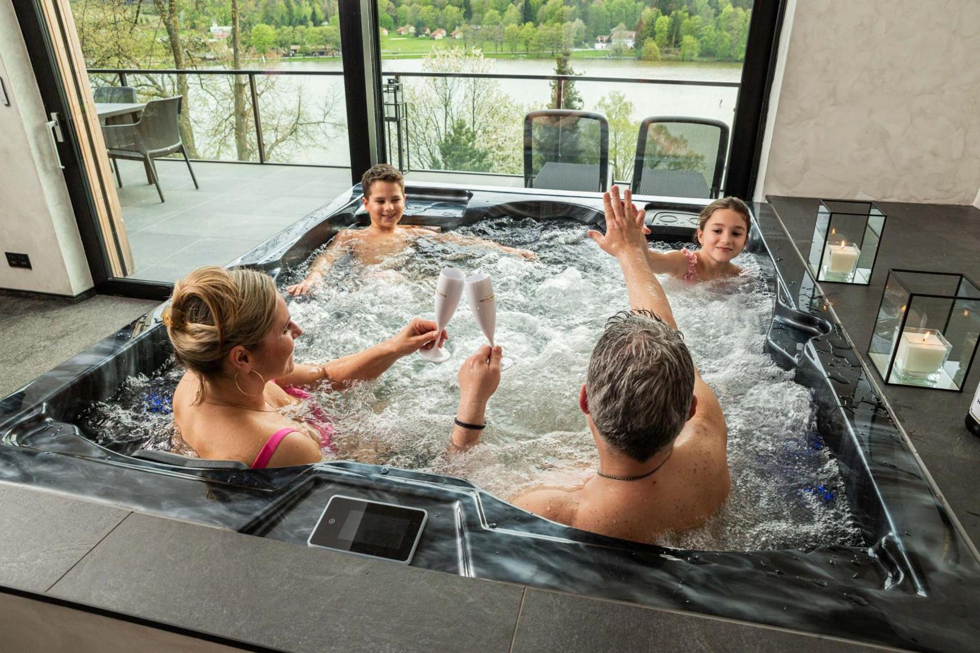 Hotel Kras Йедовнице Екстериор снимка