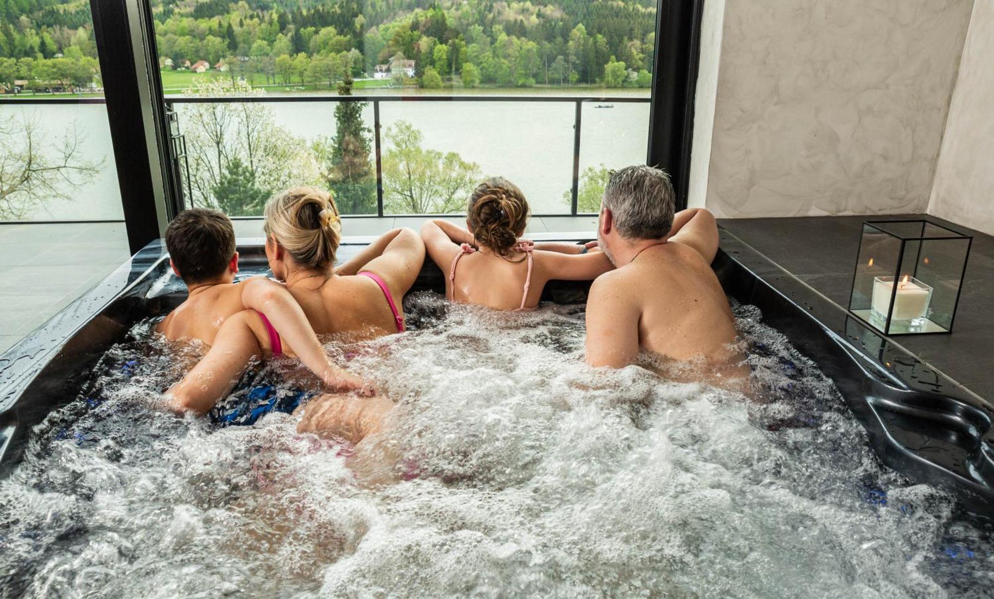 Hotel Kras Йедовнице Екстериор снимка