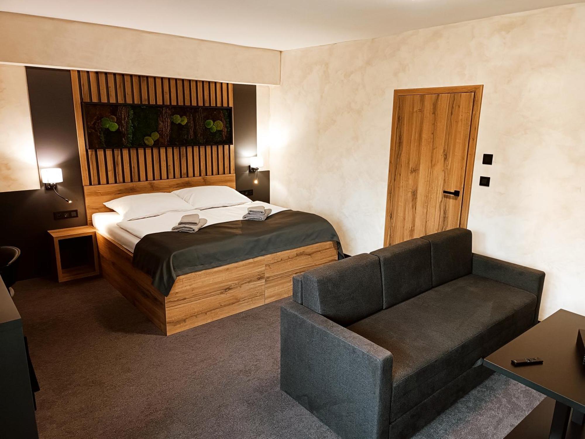 Hotel Kras Йедовнице Екстериор снимка