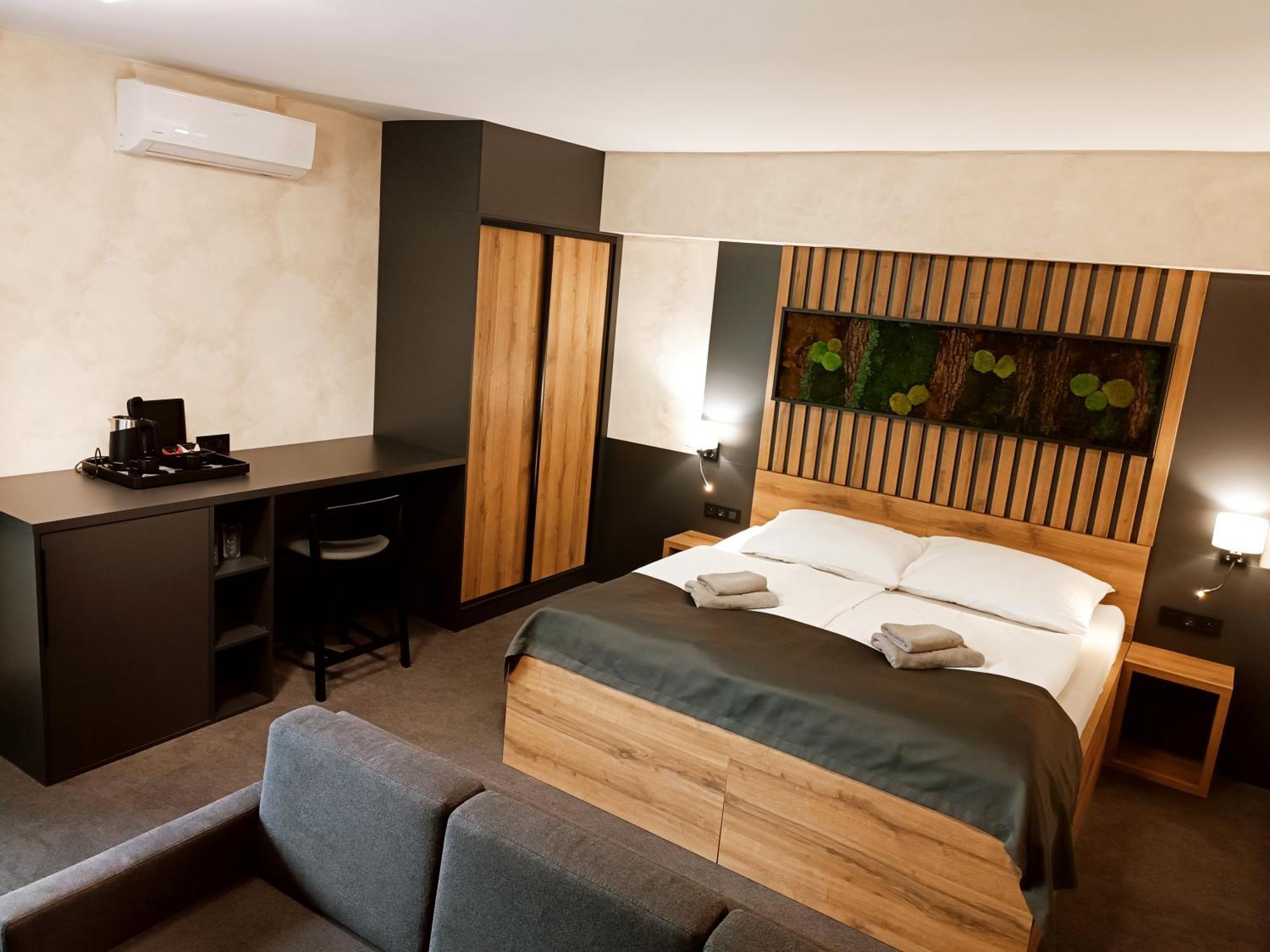 Hotel Kras Йедовнице Екстериор снимка