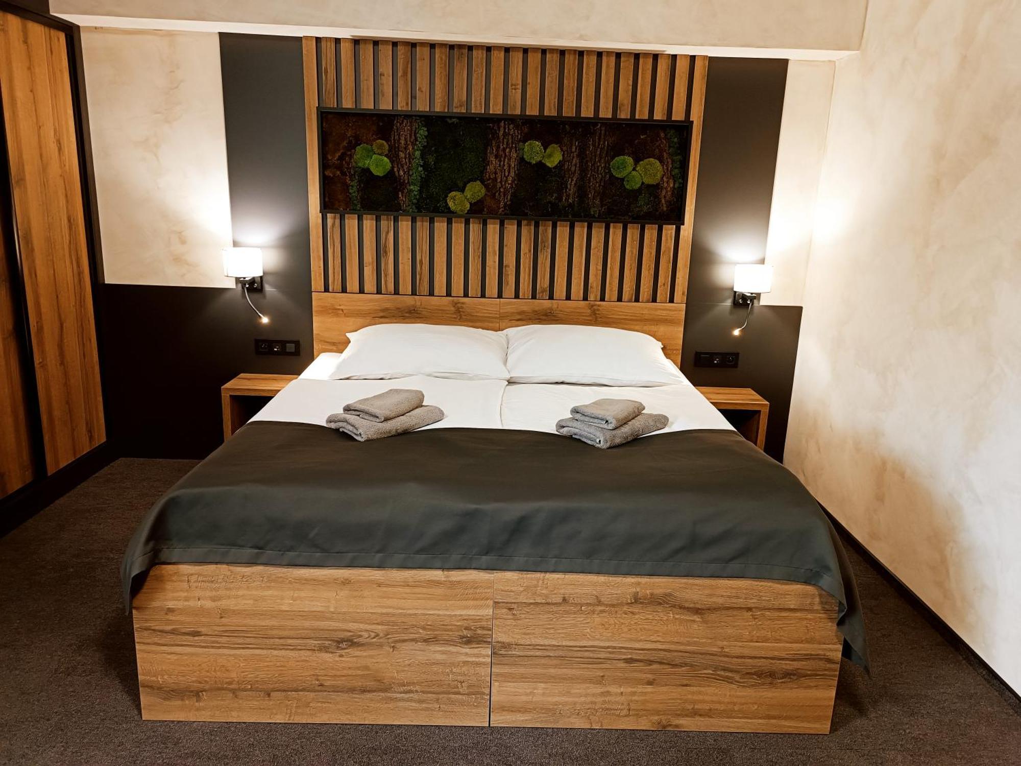 Hotel Kras Йедовнице Екстериор снимка